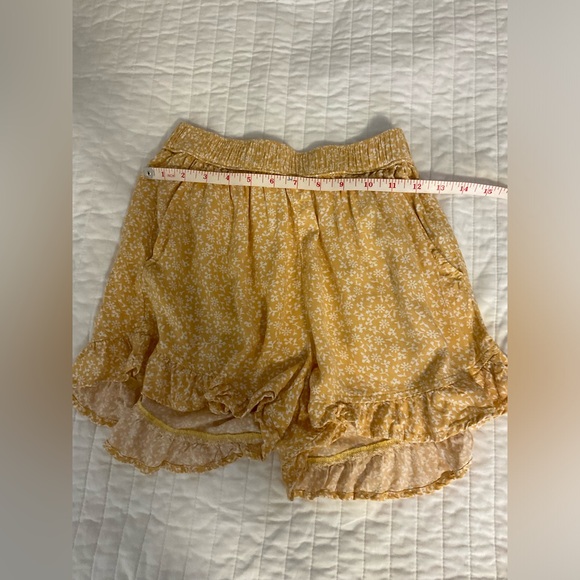 Abercrombie & Fitch Women's Shorts size small Floral Pull On shorts - Picture 3 of 4